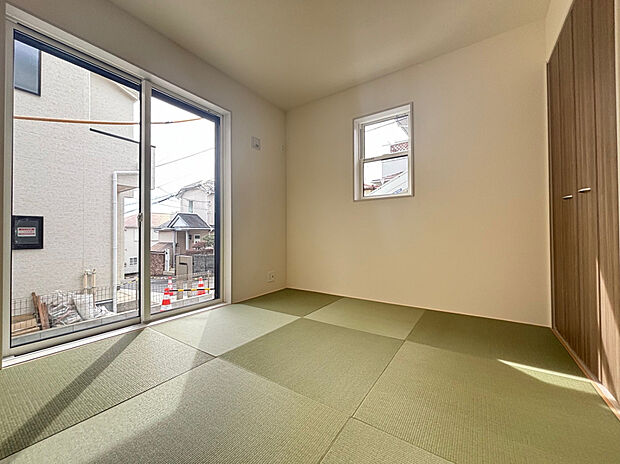 【1号棟和室】グリーンの和室は落ち着く空間に！客間やお子様のプレイルームとして最適！