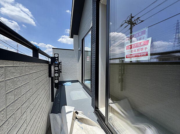 【【13号棟バルコニー】】2部屋から行き来できるバルコニー