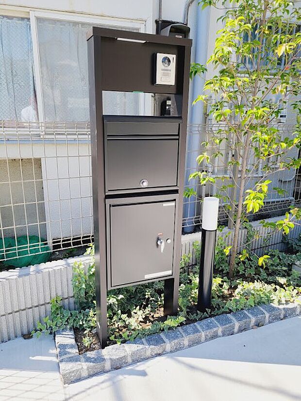 再配達の手間から解放される 宅配ボックス。