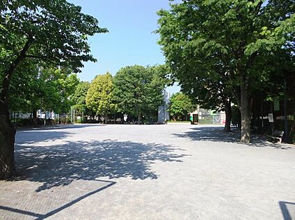 上高田二丁目公園 約400ｍ(徒歩約5分)