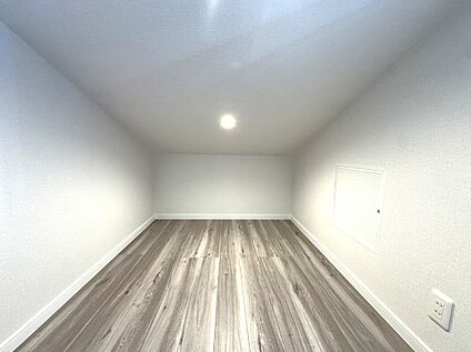 屋根裏収納