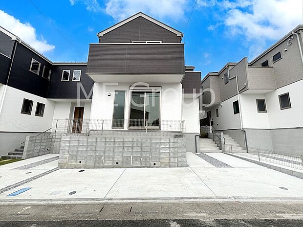 洗練された外観、上質な住空間が広がる室内は永く安心して過ごせる住居です。