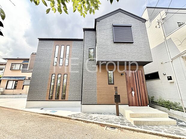 洗練された外観、上質な住空間が広がる室内は永く安心して過ごせる住居です。