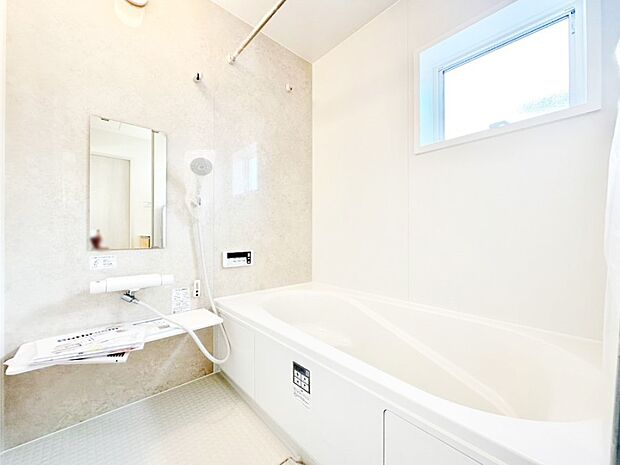 浴室乾燥機付きのバスルームでいつでも快適なバスタイムが楽しめます！