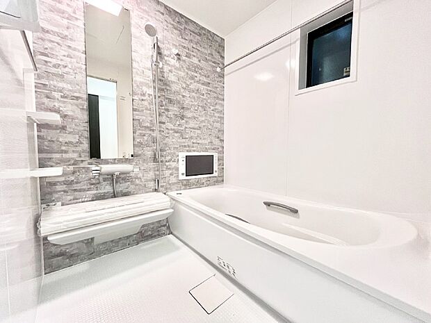 落ち着いた雰囲気でゆっくり寛げるバスルーム