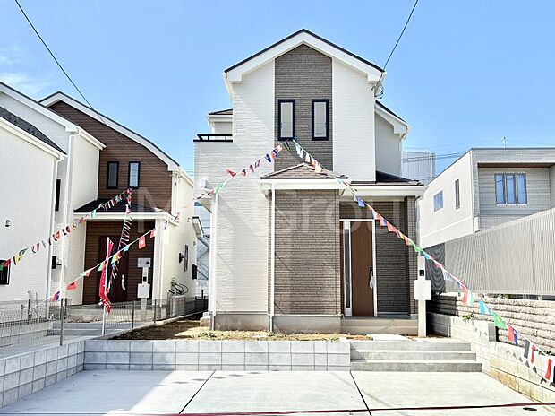 洗練された外観、上質な住空間が広がる室内は永く安心して過ごせる住居です。