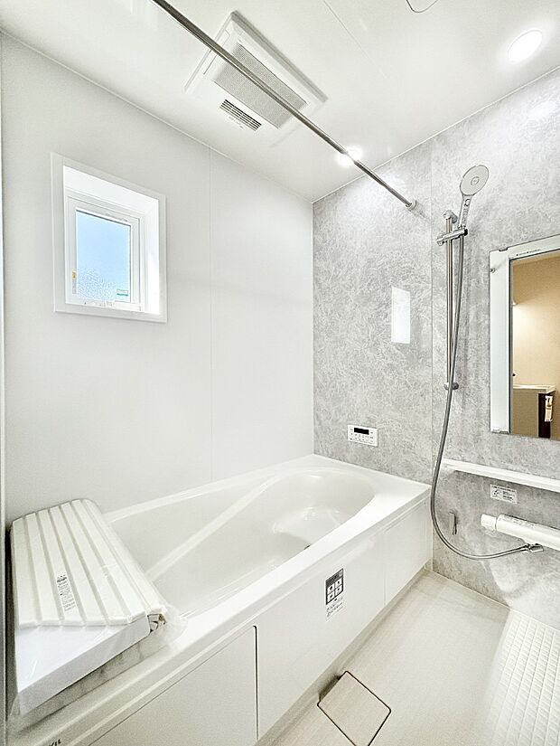 落ち着いた雰囲気でゆっくり寛げるバスルーム