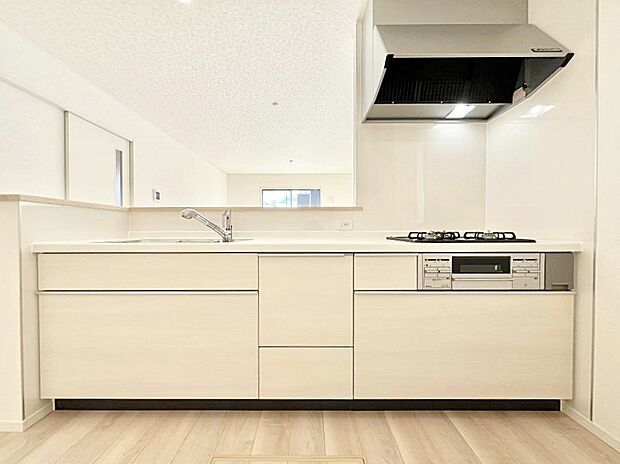 広々とした使い勝手の良いキッチンで日々のお料理も楽しくなりそう