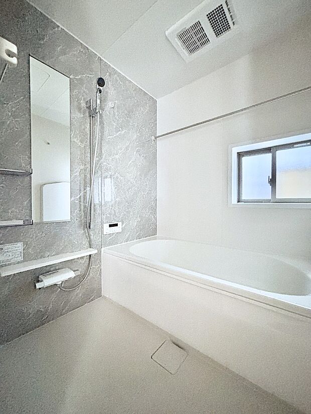 一日の疲れを癒やす大切なバスタイム。ゆっくりとお風呂を楽しんで疲れをとりたいですね!