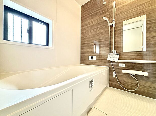 落ち着いた雰囲気でゆっくりお寛ぎいただけるバスルーム