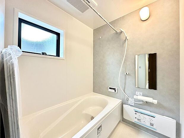 落ち着いた雰囲気でゆっくりお寛ぎいただけるバスルーム