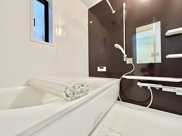 落ち着いた雰囲気でゆっくりお寛ぎいただけるバスルーム