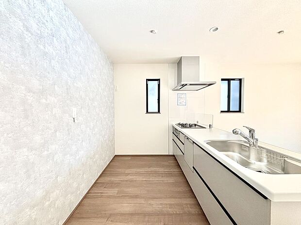 ゆとりあるキッチンではご家族と楽しくお料理ができます。