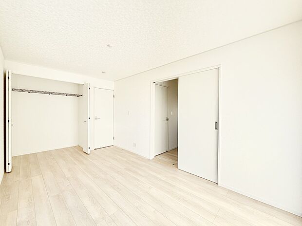 収納が充実しているので、居住スペースを広く使えます。 