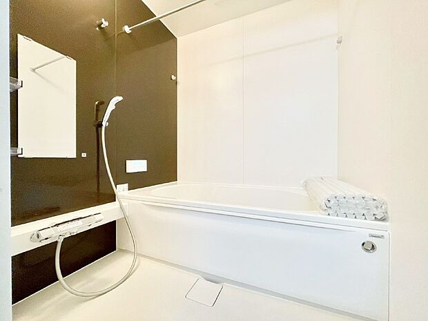 落ち着いた雰囲気でゆっくりお寛ぎいただけるバスルーム