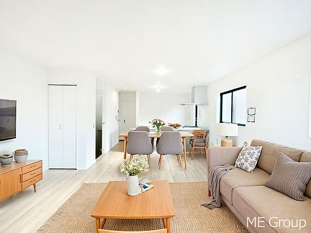 対面キッチン&リビングイン階段を採用した家族の絆深まるLDK ※家具はCGです