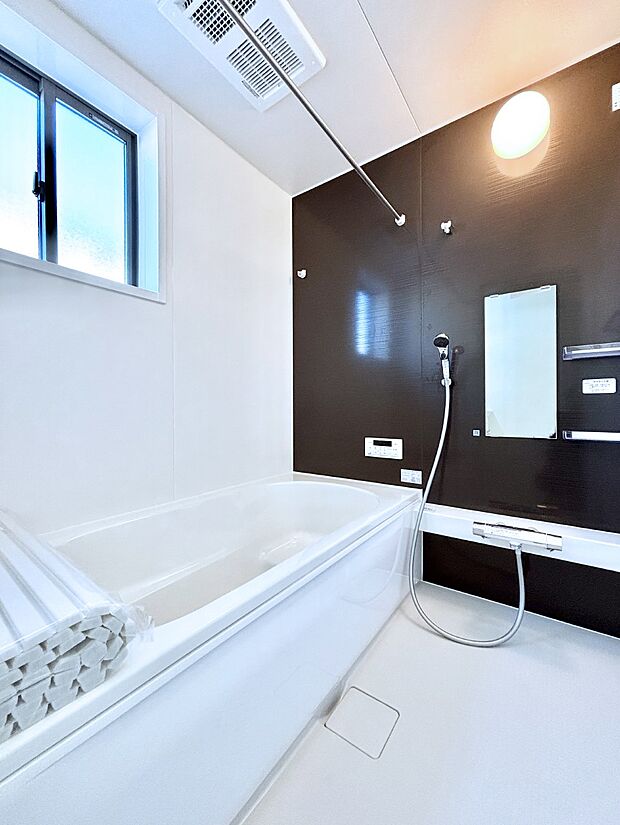 落ち着いた雰囲気でゆっくりお寛ぎいただけるバスルーム