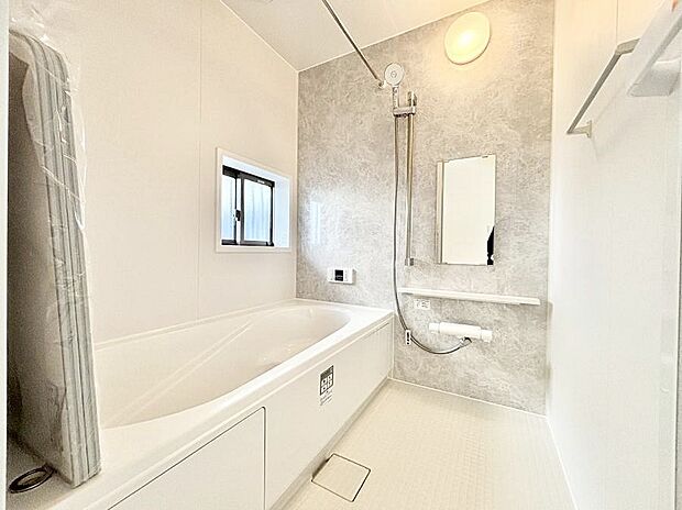 浴室乾燥機付きのバスルームでいつでも快適なバスタイムが楽しめます!