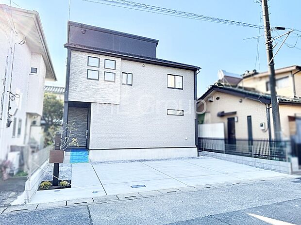 洗練された外観、上質な住空間が広がる室内は永く安心して過ごせる住居です。