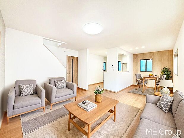 対面キッチン＆リビングイン階段を採用した家族の絆深まるＬＤＫ　※家具はCGです