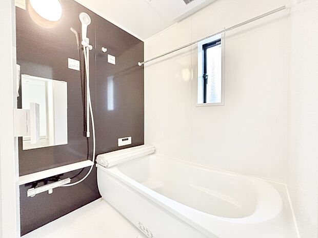 落ち着いた雰囲気でゆっくりお寛ぎいただけるバスルーム