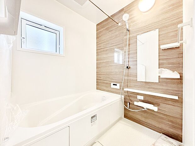 浴室乾燥機付きのバスルームでいつでも快適なバスタイムが楽しめます！