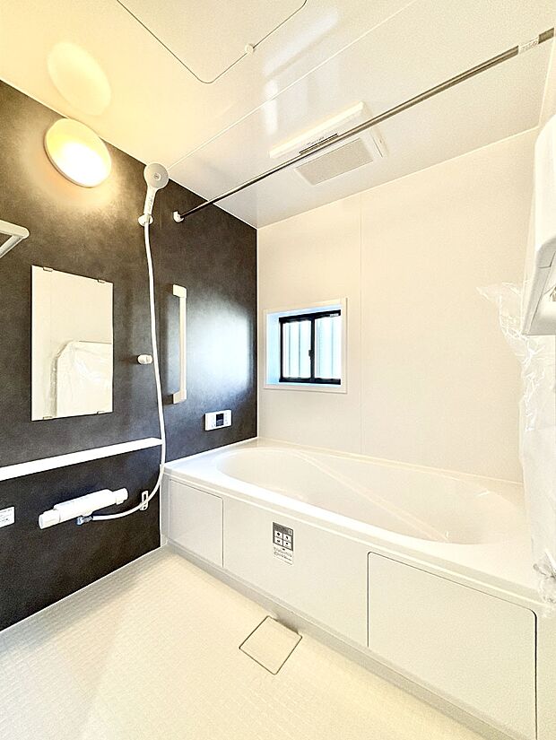 落ち着いた雰囲気でゆっくりお寛ぎいただけるバスルーム