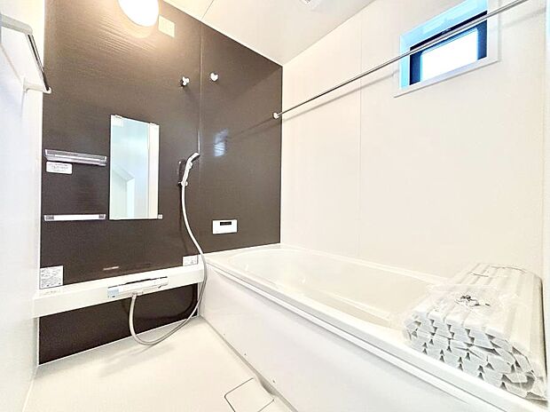 落ち着いた雰囲気でゆっくりお寛ぎいただけるバスルーム