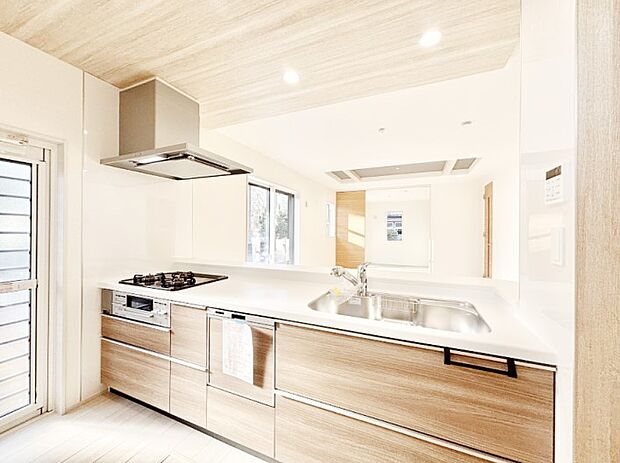 毎日使うキッチンだから、使いやすさ＆お手入れのしやすさにこだわりました。 