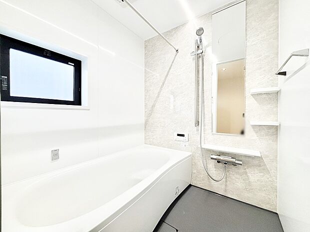 落ち着いた雰囲気でゆっくりお寛ぎいただけるバスルーム