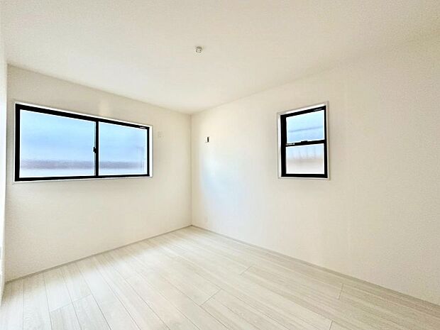 2面採光を確保した明るい空間。家族みんなが快適な暮らしを実現する設計です。