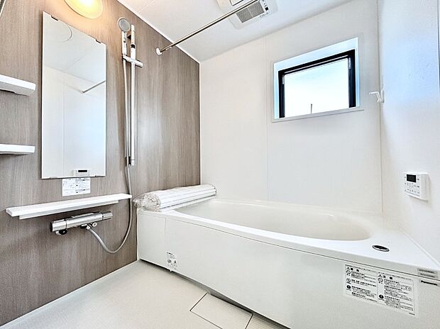 落ち着いた雰囲気でゆっくりお寛ぎいただけるバスルーム