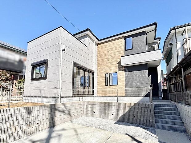 洗練された外観、上質な住空間が広がる室内は永く安心して過ごせる住居です。