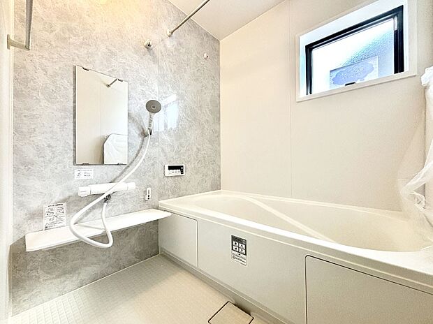 落ち着いた雰囲気でゆっくりお寛ぎいただけるバスルーム