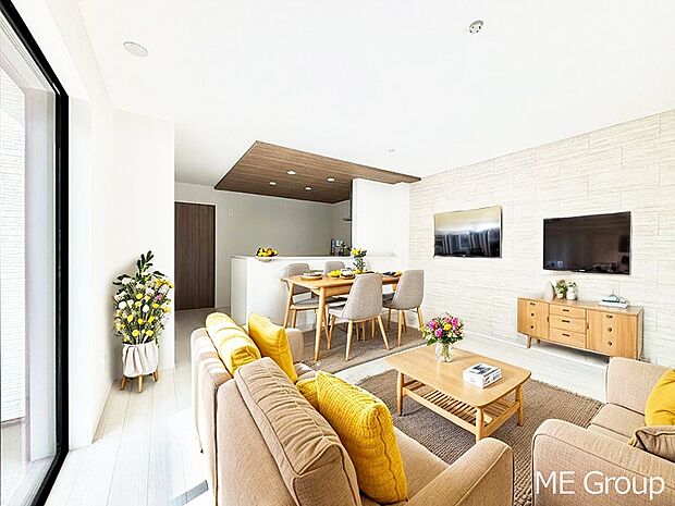 落ち着いた雰囲気のLDKは家族みんなの快適空間※家具はCGです