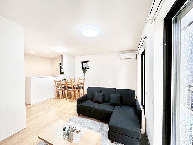 住む方の個性が引き出される、インテリアを考えるのが楽しみなリビングです！ 