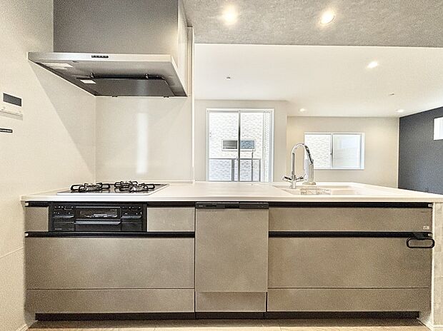 毎日使うキッチンだから、使いやすさ＆お手入れのしやすさにこだわりました。