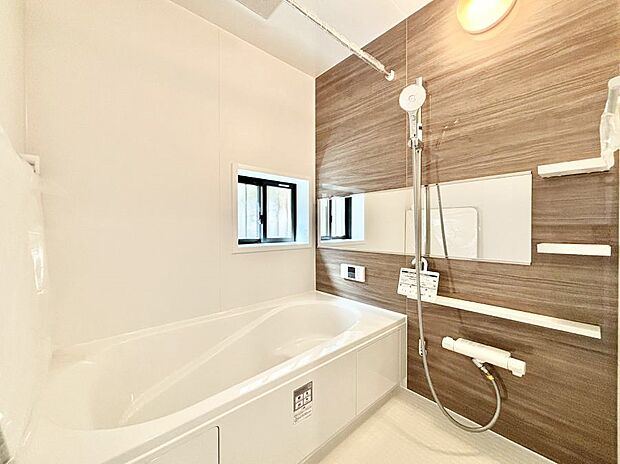 落ち着いた雰囲気でゆっくりお寛ぎいただけるバスルーム