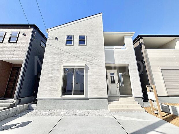 洗練された外観、上質な住空間が広がる室内は永く安心して過ごせる住居です。 