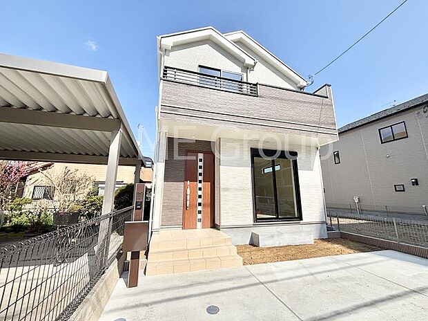 洗練された外観、上質な住空間が広がる室内は永く安心して過ごせる住居です。 　