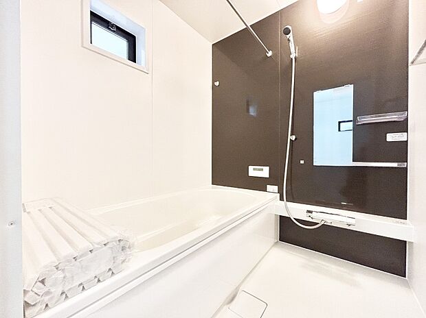 落ち着いた雰囲気でゆっくりお寛ぎいただけるバスルーム