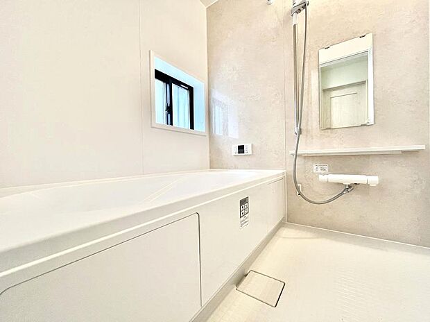 落ち着いた雰囲気でゆっくりお寛ぎいただけるバスルーム