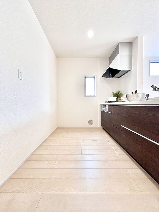 ゆとりあるキッチンではご家族と楽しくお料理ができます。