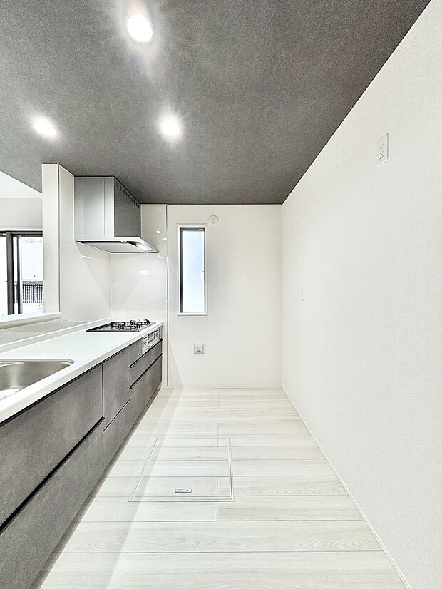 ゆとりあるキッチンではご家族と楽しくお料理ができます。