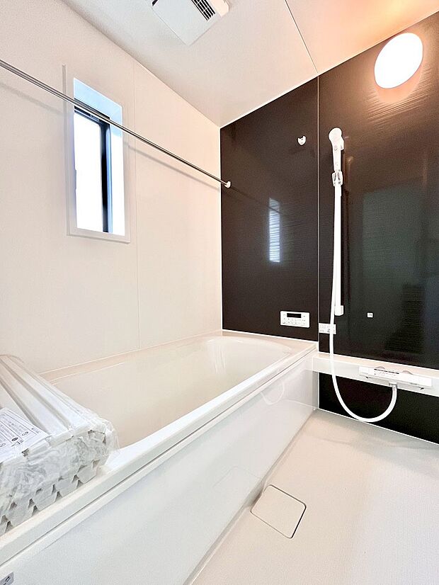 落ち着いた雰囲気でゆっくりお寛ぎいただけるバスルーム