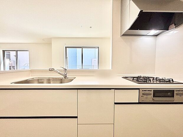 広々とした使い勝手の良いキッチンで日々のお料理も楽しくなりそう