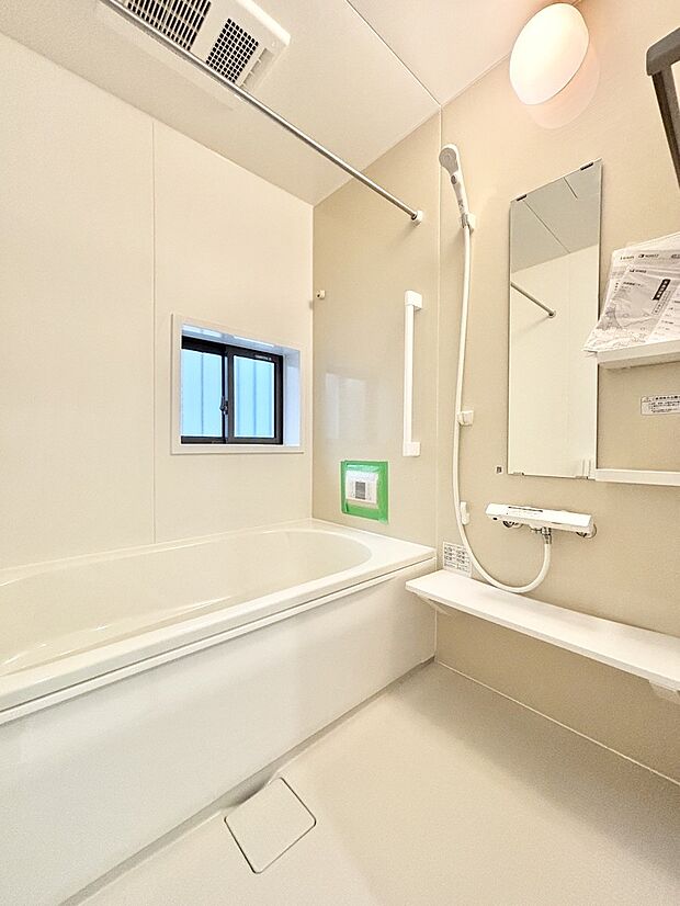 落ち着いた雰囲気でゆっくりお寛ぎいただけるバスルーム