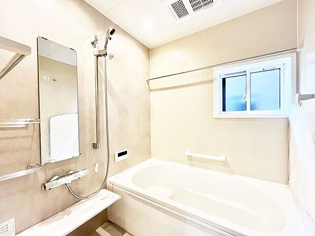 落ち着いた雰囲気でゆっくりお寛ぎいただけるバスルーム