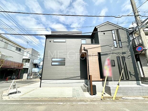 洗練された外観、上質な住空間が広がる室内は永く安心して過ごせる住居です。 