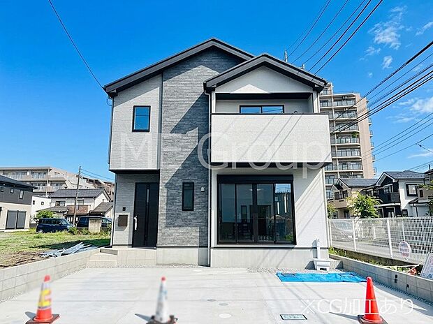 堂々完成！たっぷりの陽光と開放感に包まれる明るい住まい。 